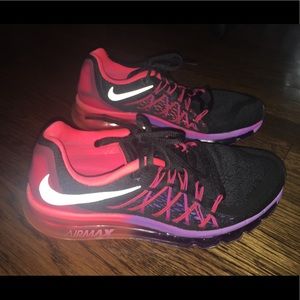 Women’s Nike Air Max 8.5